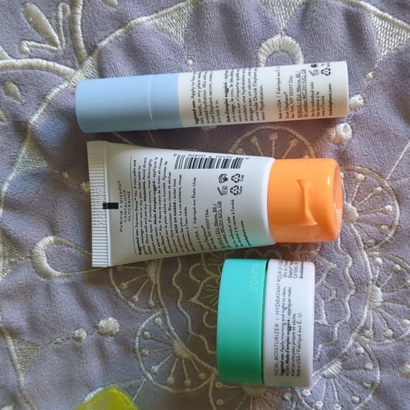 Giftable Drunk Elephant Littles, Samplers, Card, Mini Poster (11x8.5") NIB - Picture 3 of 12